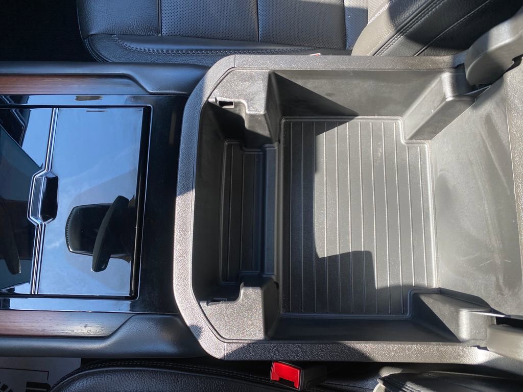 Used 2025 GMC Yukon XL Denali AWD/4WD image 14
