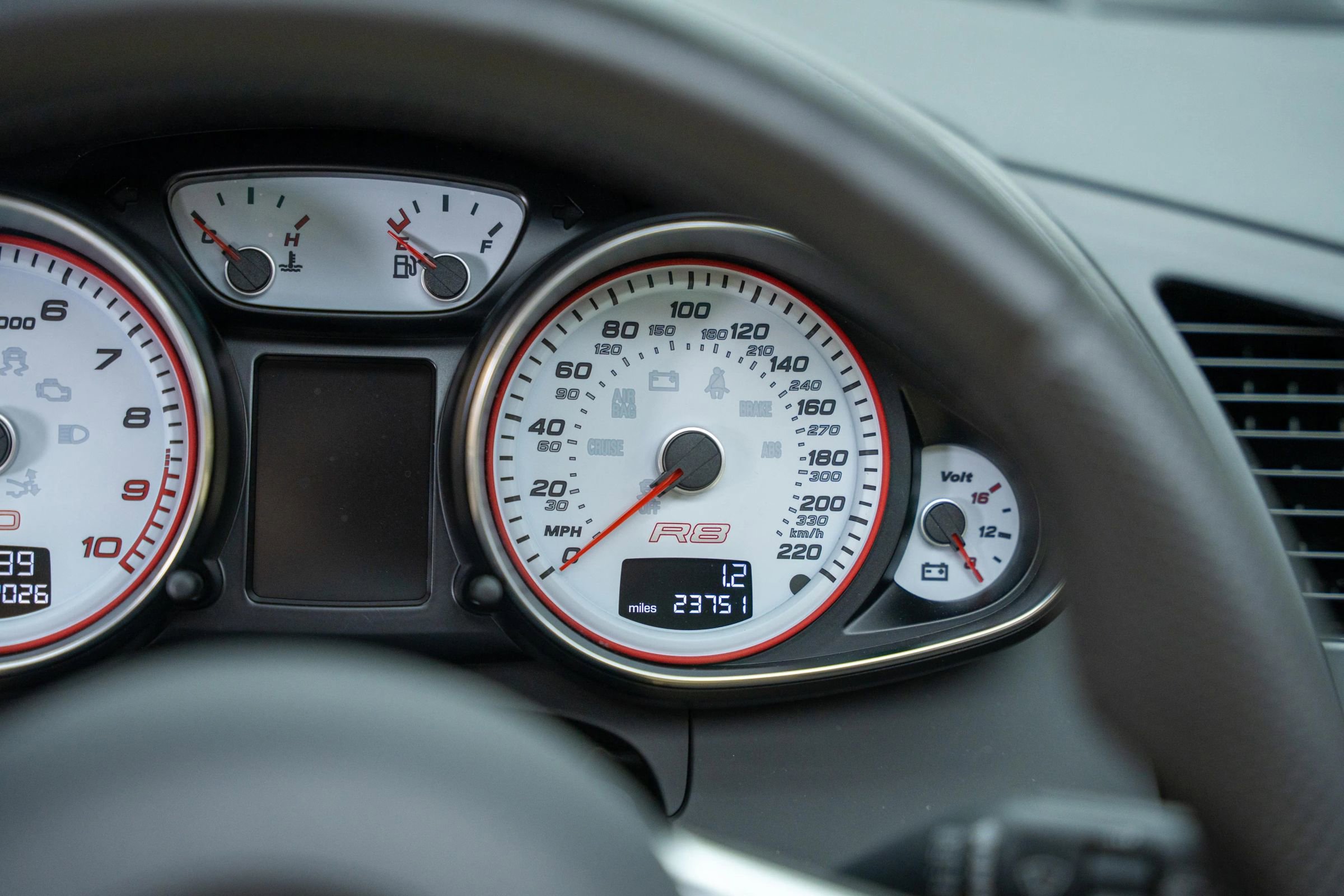 Used 2011 Audi R8 V10 image 38