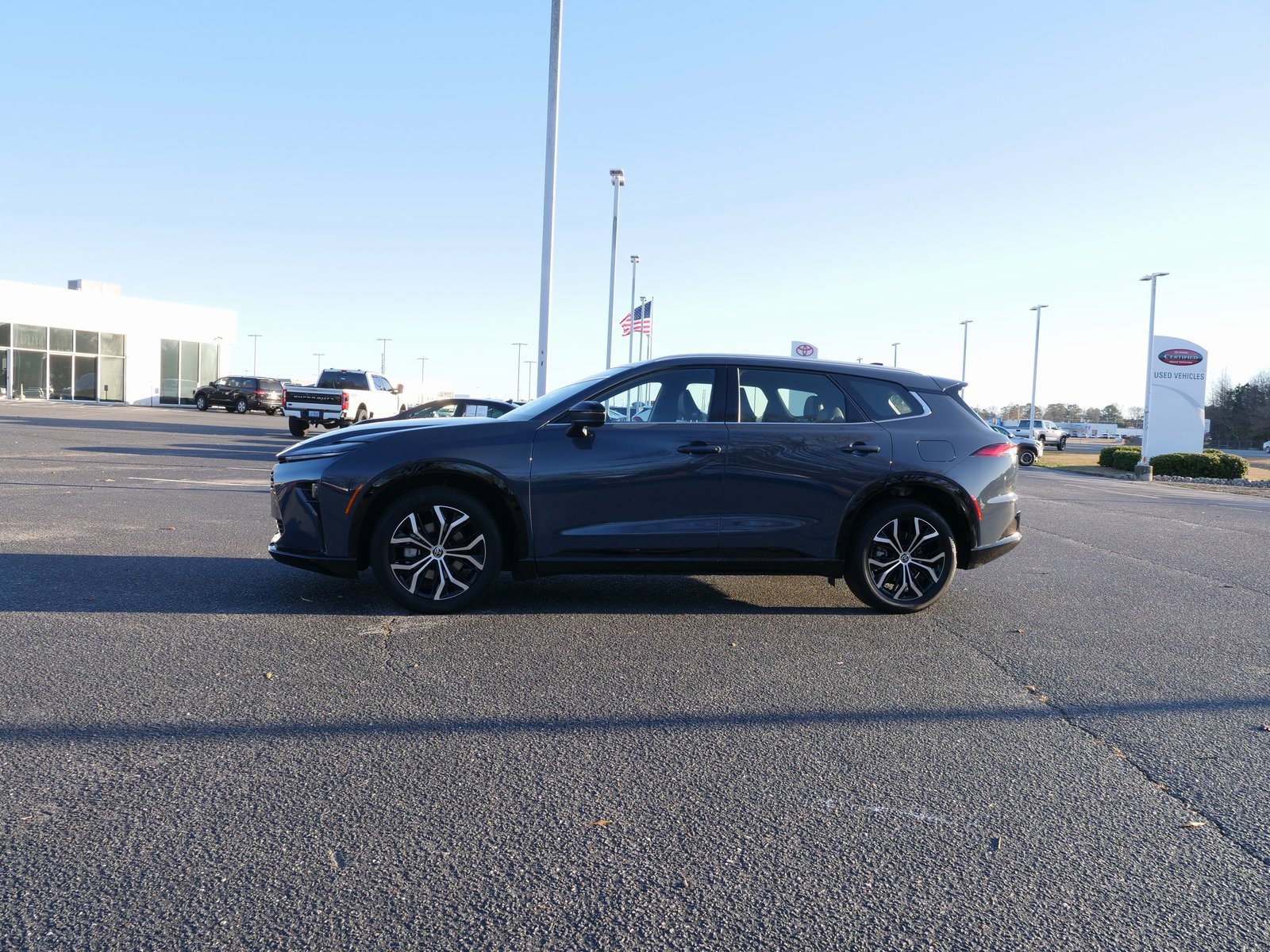 Used 2025 Toyota Crown Signia image 6