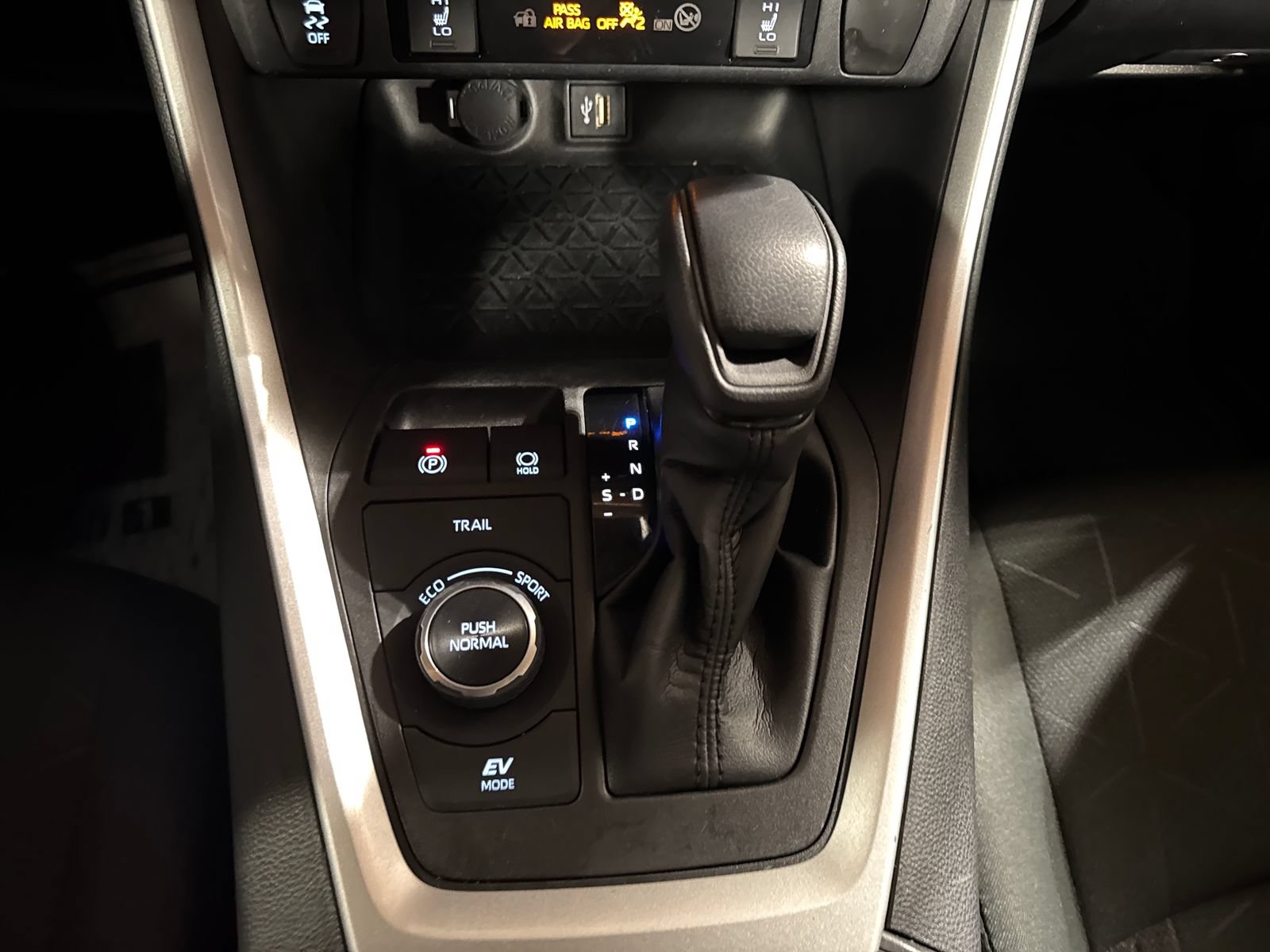 Used 2023 Toyota RAV4 XLE w/ Convenience Package AWD/4WD image 25