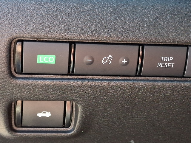 Used 2025 Nissan Sentra SV FWD image 24