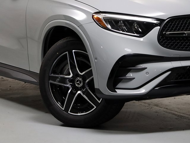 New 2026 Mercedes-Benz GLC 300 4MATIC image 3