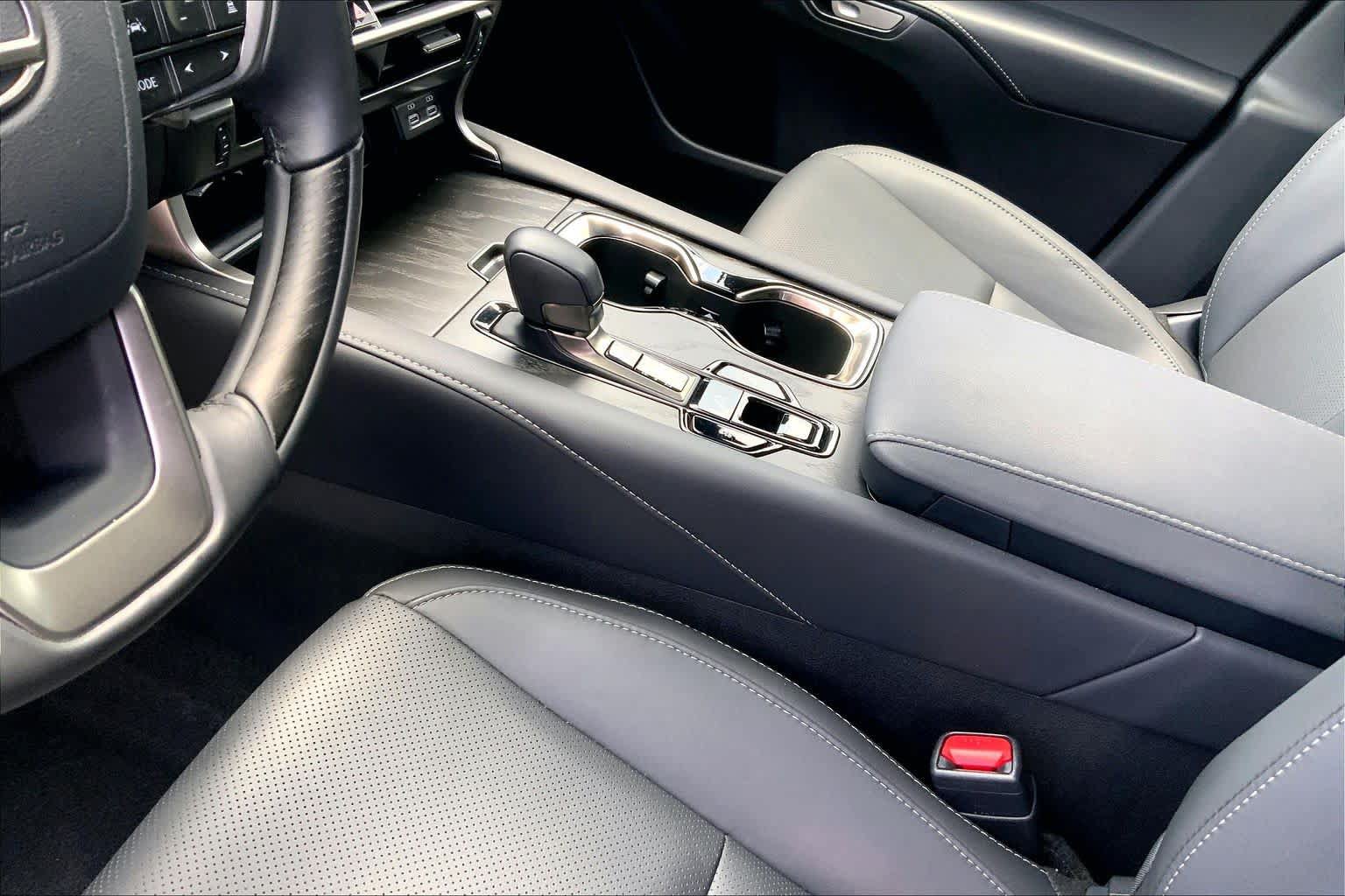 Used 2024 Lexus RX 350 Premium w/ Accessory Package (Z1) FWD image 16