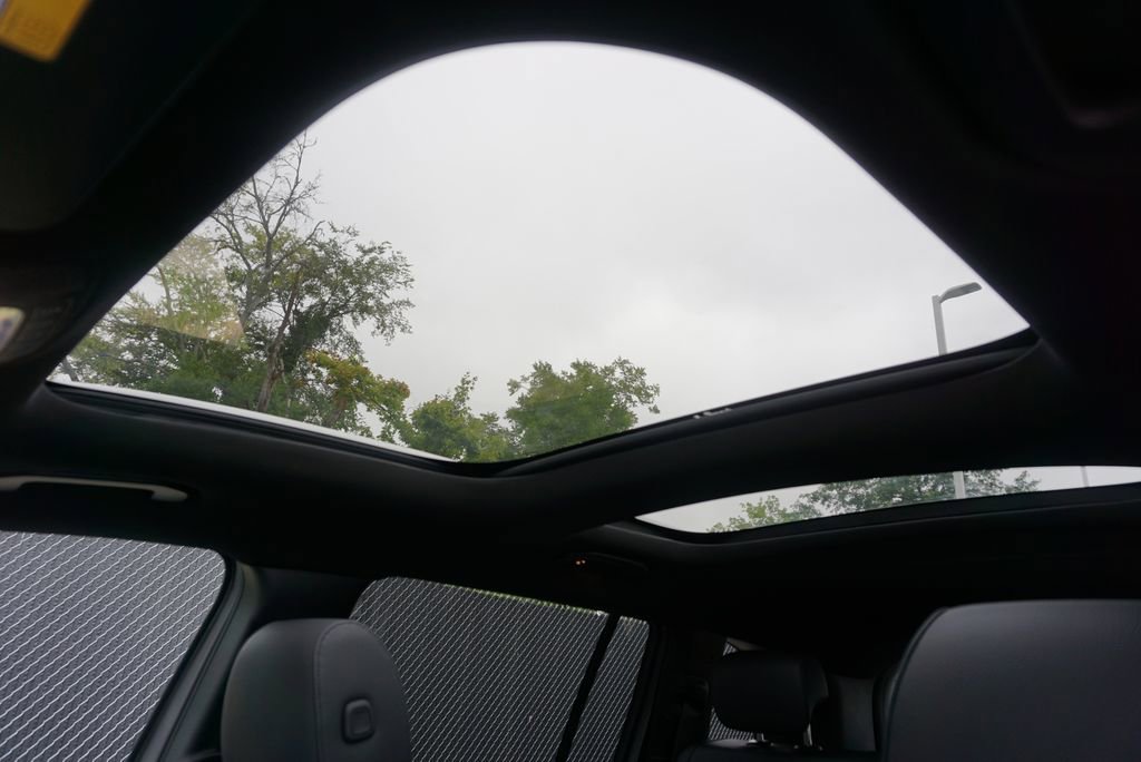 New 2025 Mercedes-Benz GLB 250 4MATIC image 11