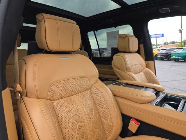 Used 2025 Jeep Grand Wagoneer L Series III w/ Rear Seat Video Group 1 AWD/4WD image 50
