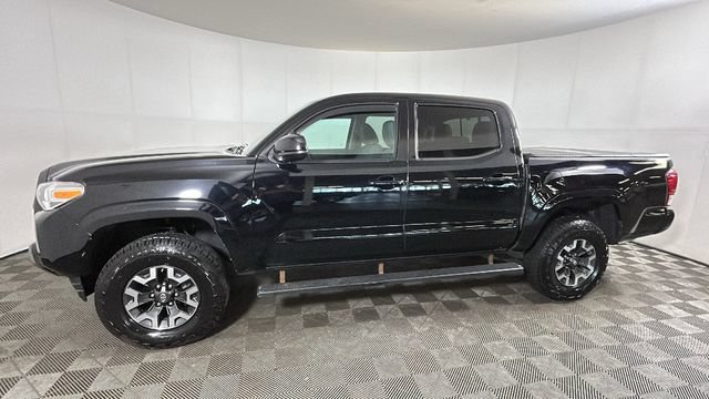 Used 2021 Toyota Tacoma SR AWD/4WD image 5