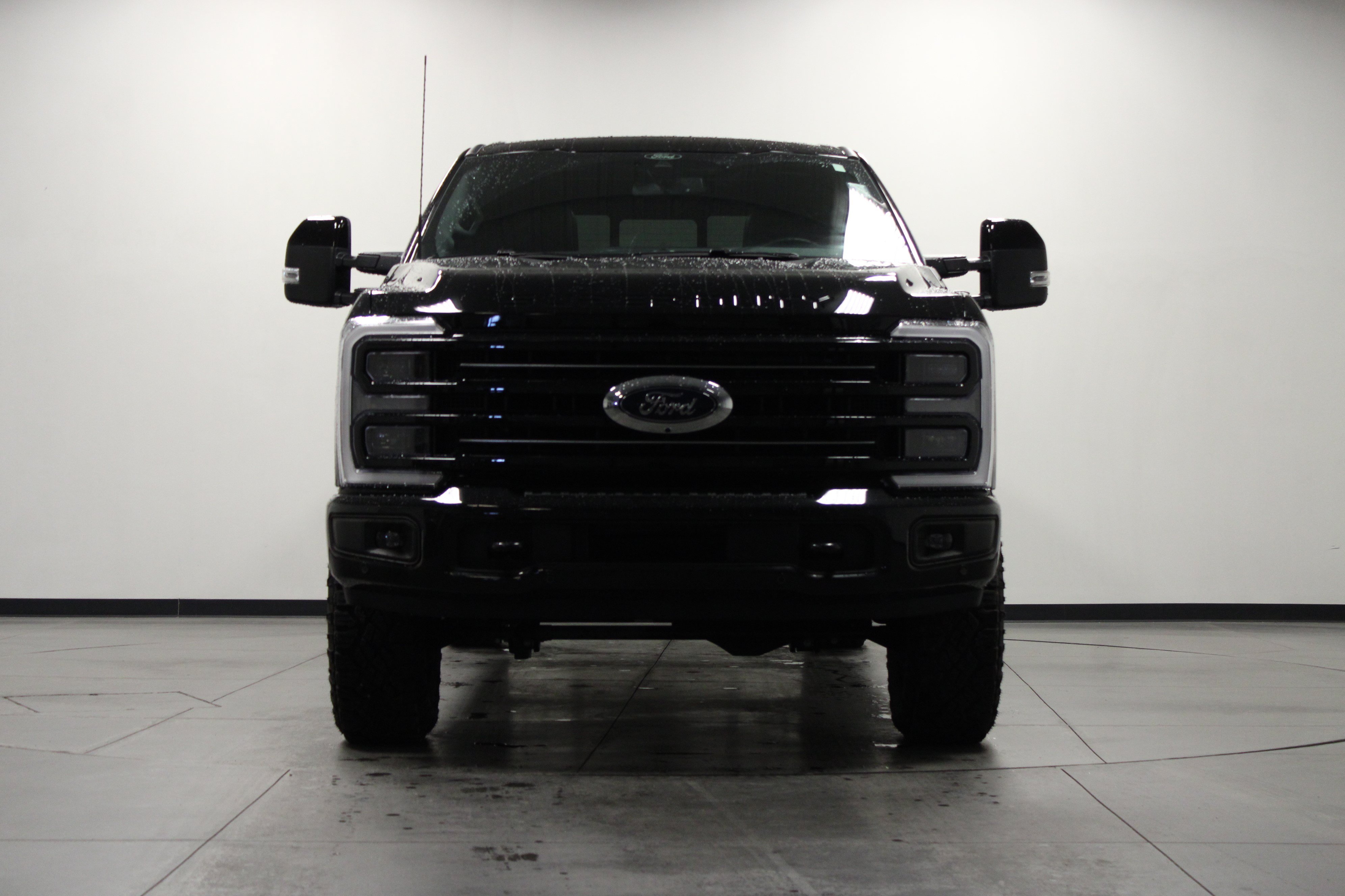 Used 2026 Ford F350 Platinum w/ Tremor Off-Road Package AWD/4WD image 9