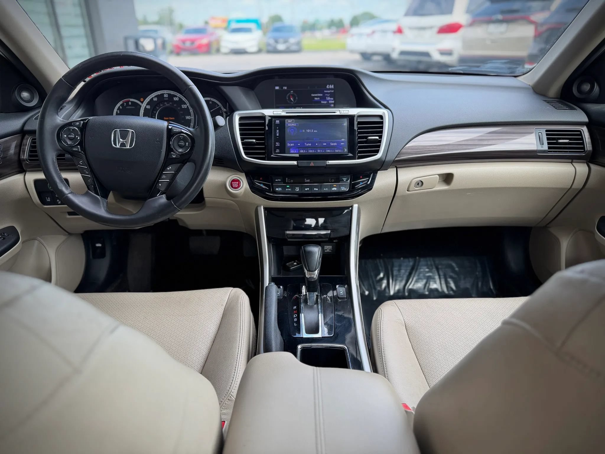 Used 2017 Honda Accord EX-L image 10