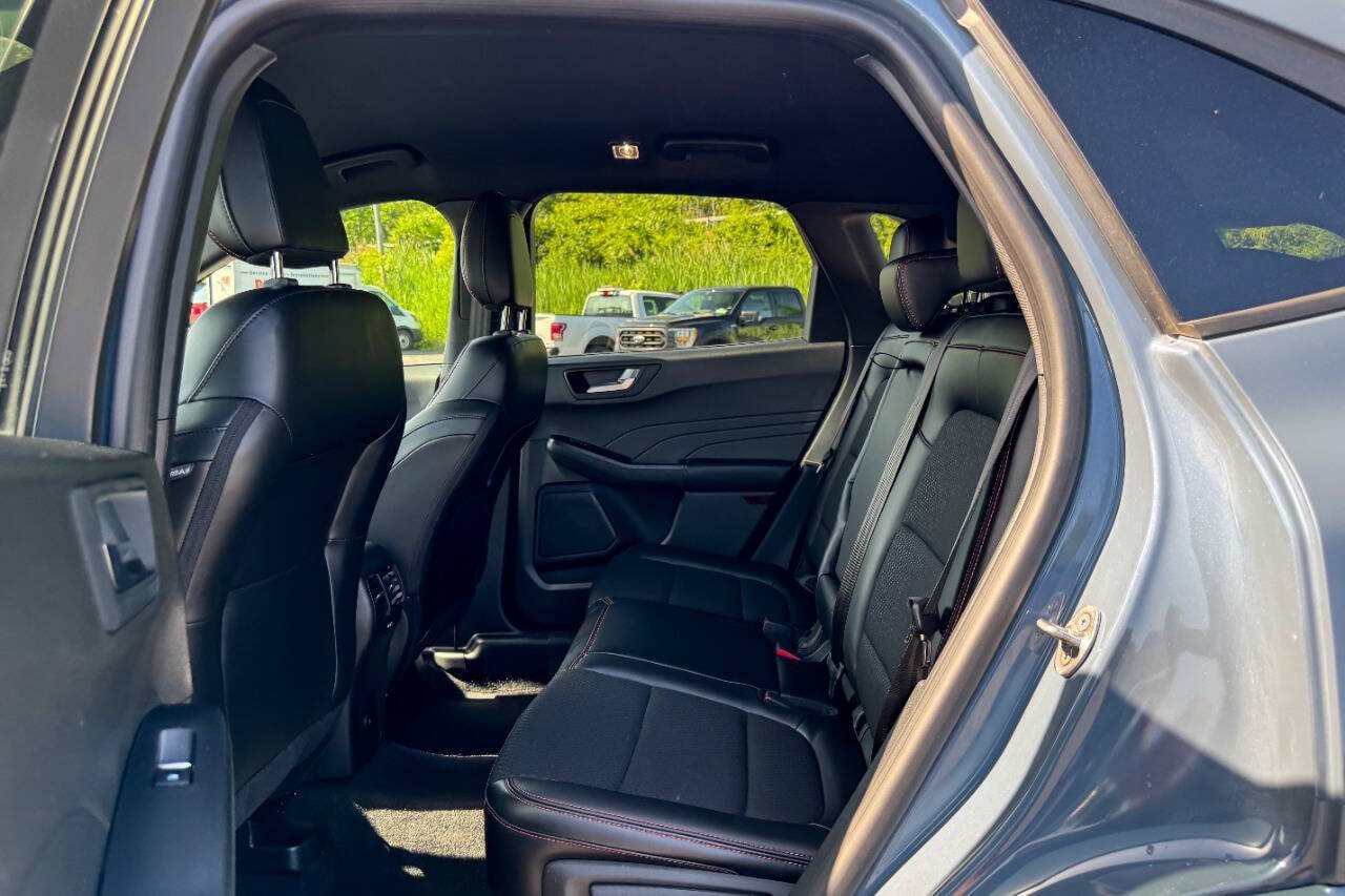 Used 2023 Ford Escape ST-Line w/ Tech Pack #1 AWD/4WD image 19