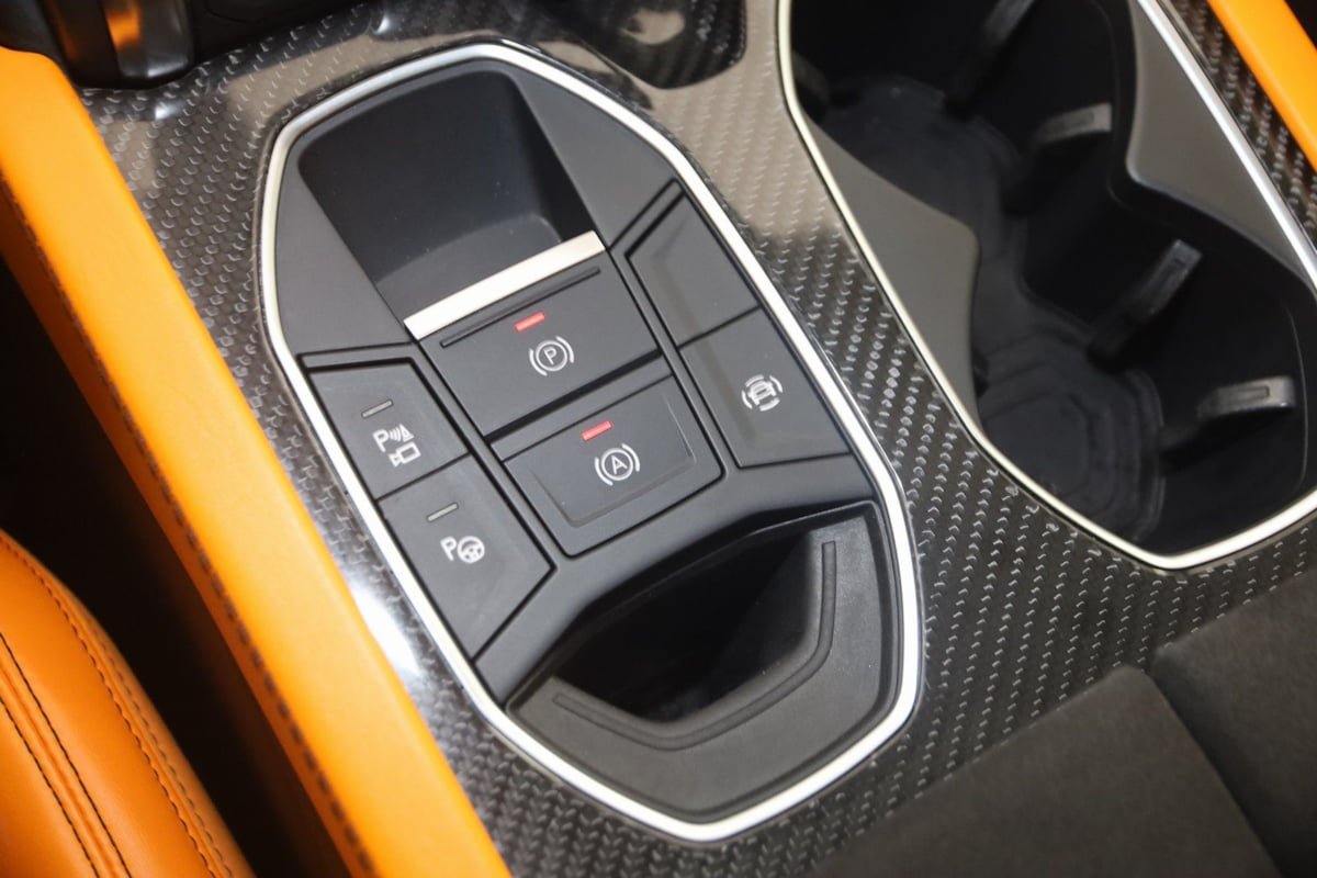Used 2021 Lamborghini Urus AWD/4WD image 46