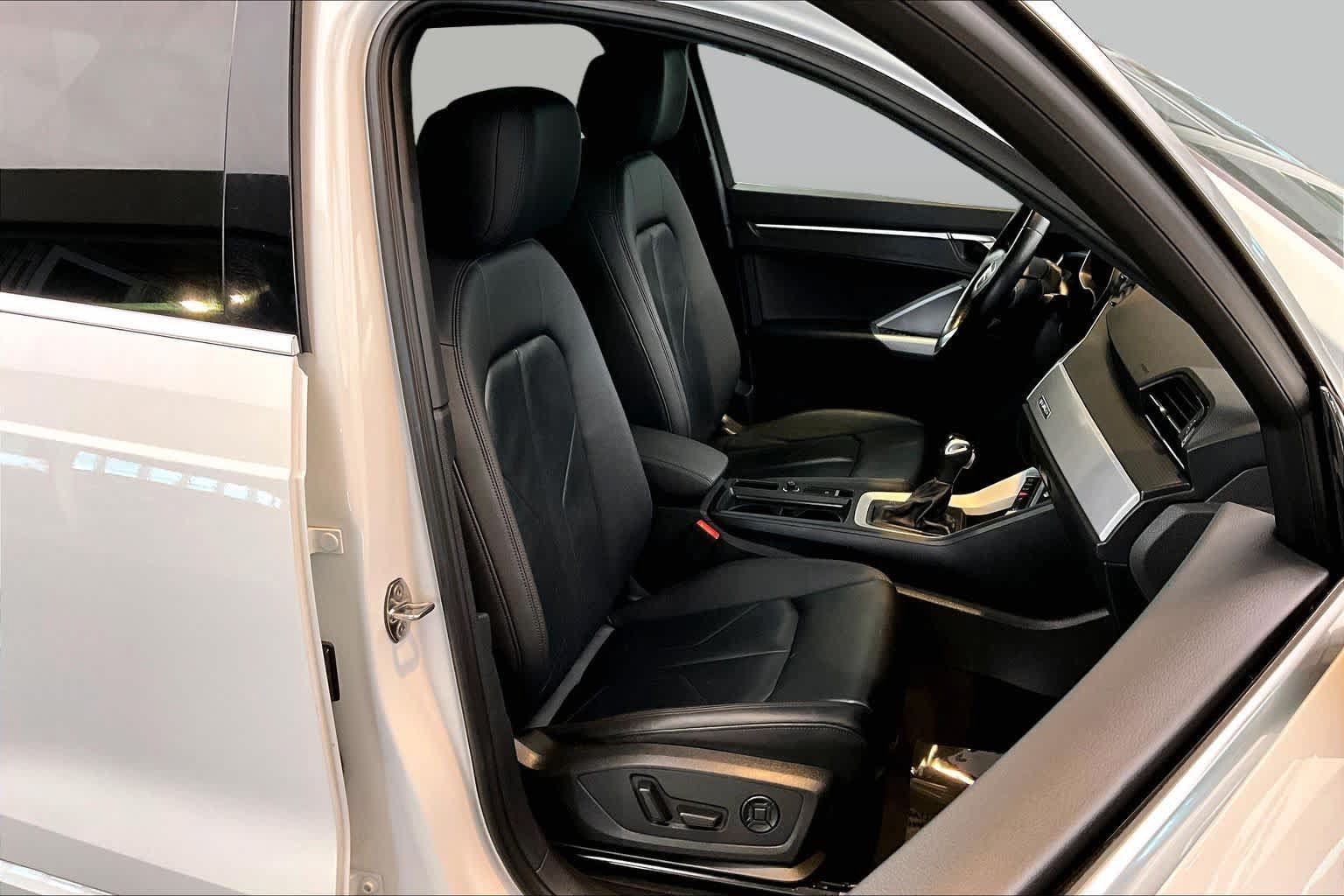 Used 2021 Audi Q3 2.0T Premium w/ Convenience Package AWD/4WD image 9