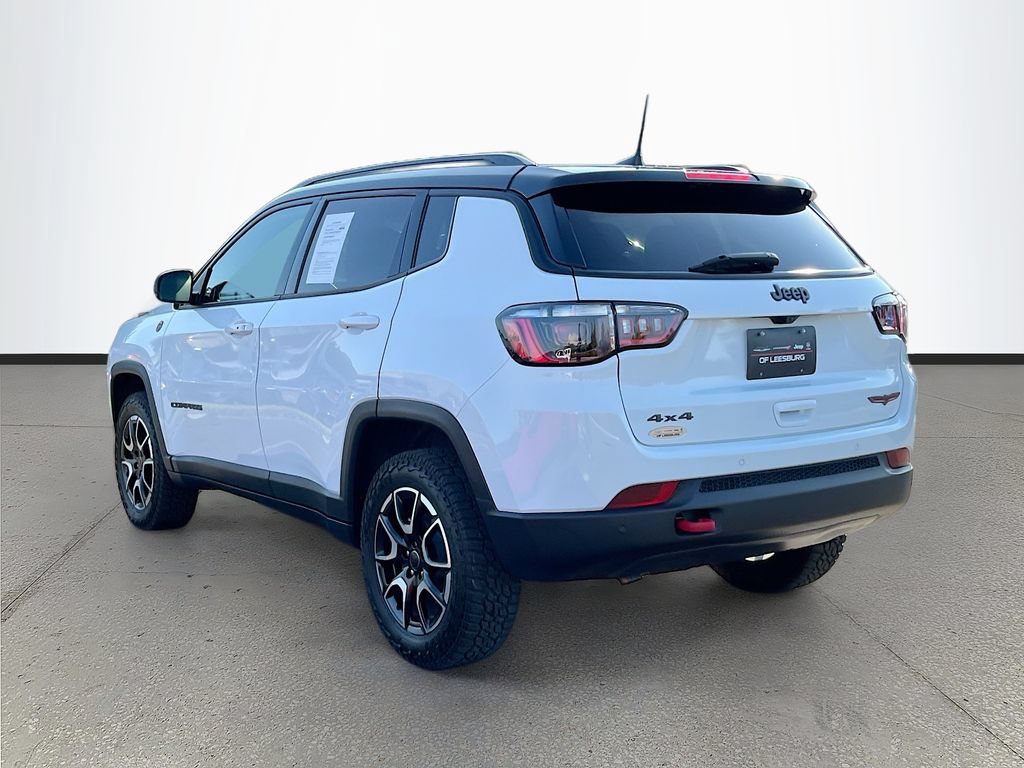 Used 2025 Jeep Compass Trailhawk AWD/4WD image 5