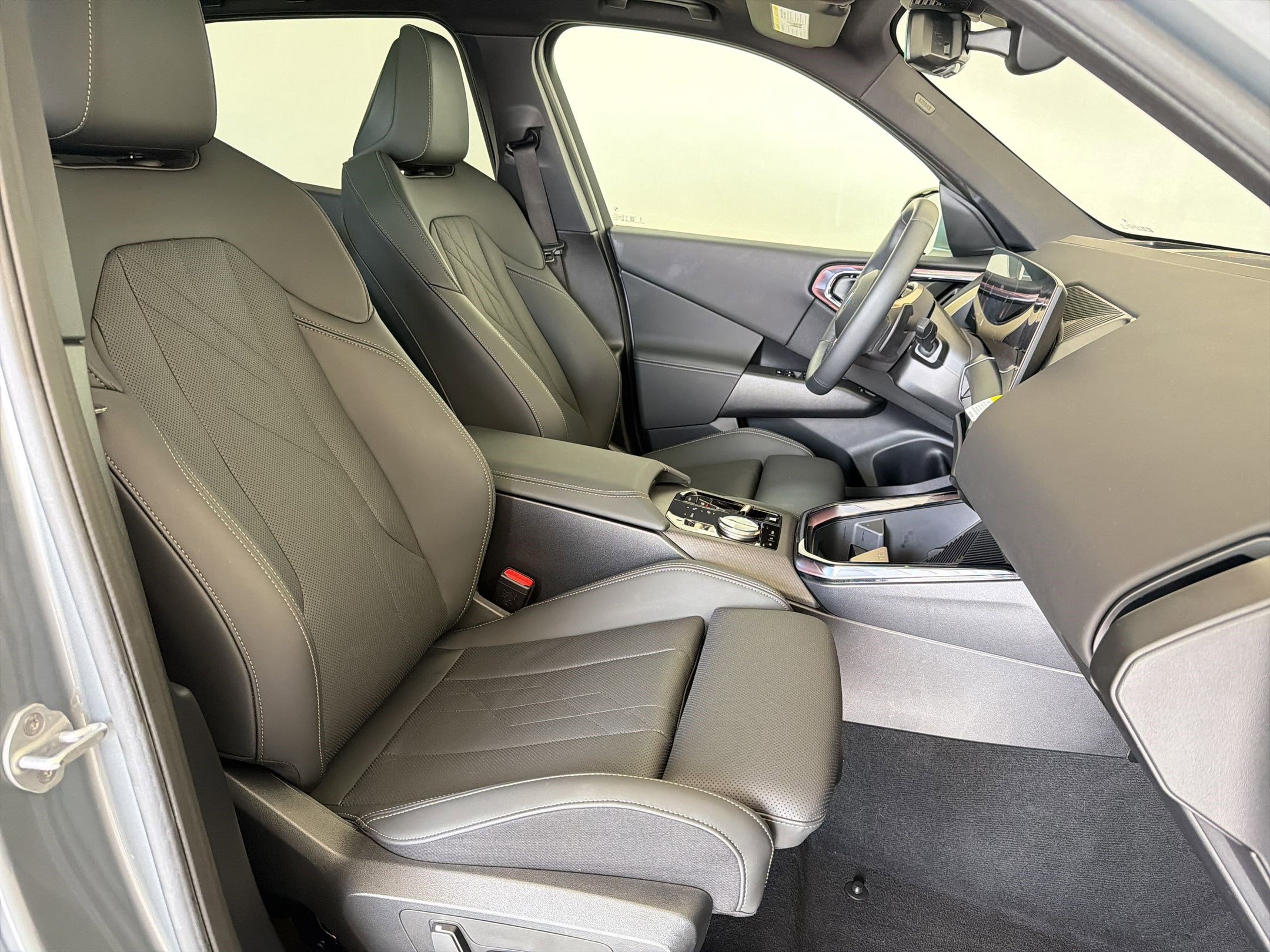 Used 2025 BMW X3 xDrive30i w/ Premium Package image 31