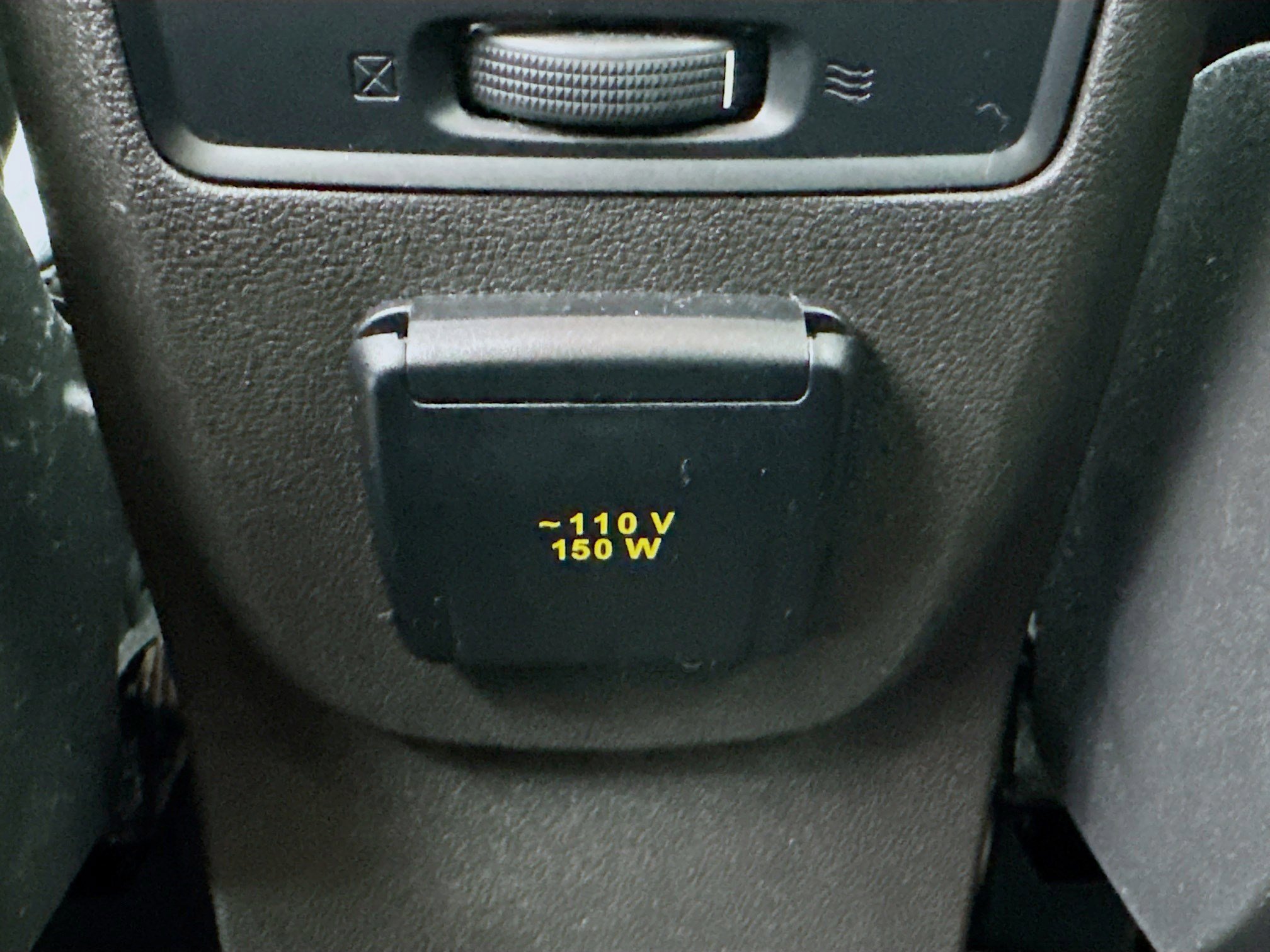 Used 2017 Ford Escape Titanium image 16