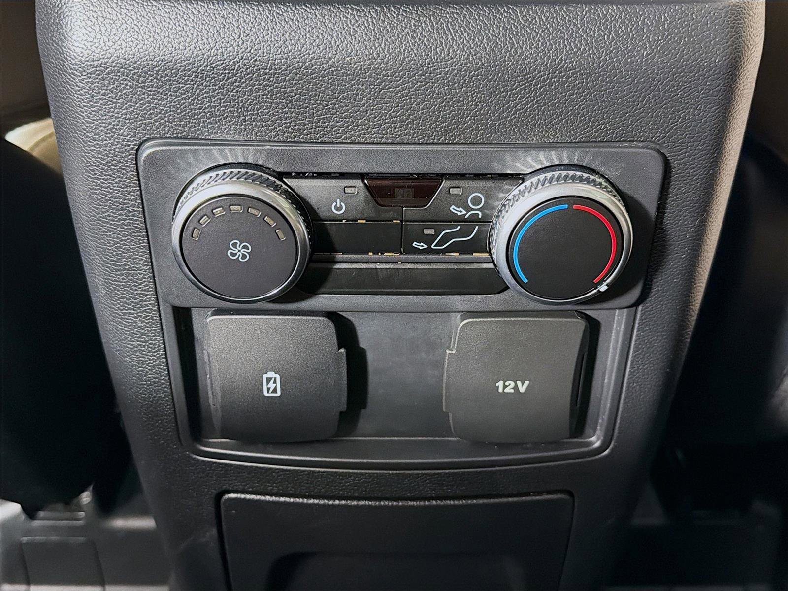 Used 2022 Ford Explorer XLT w/ Equipment Group 202A image 24