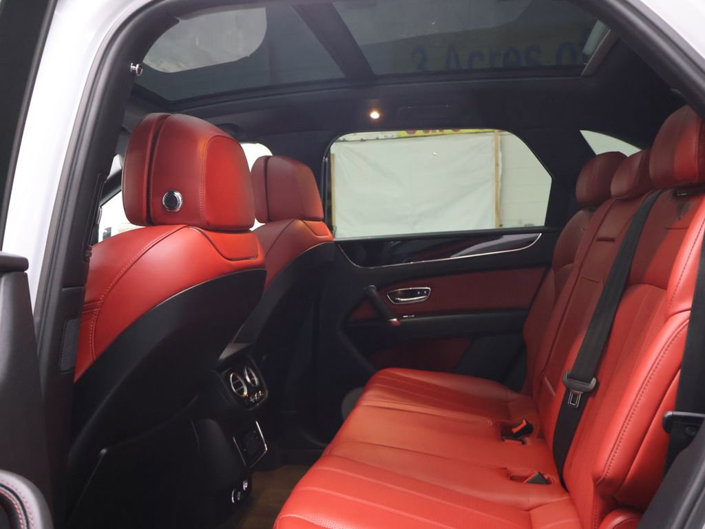 Used 2019 Bentley Bentayga image 16