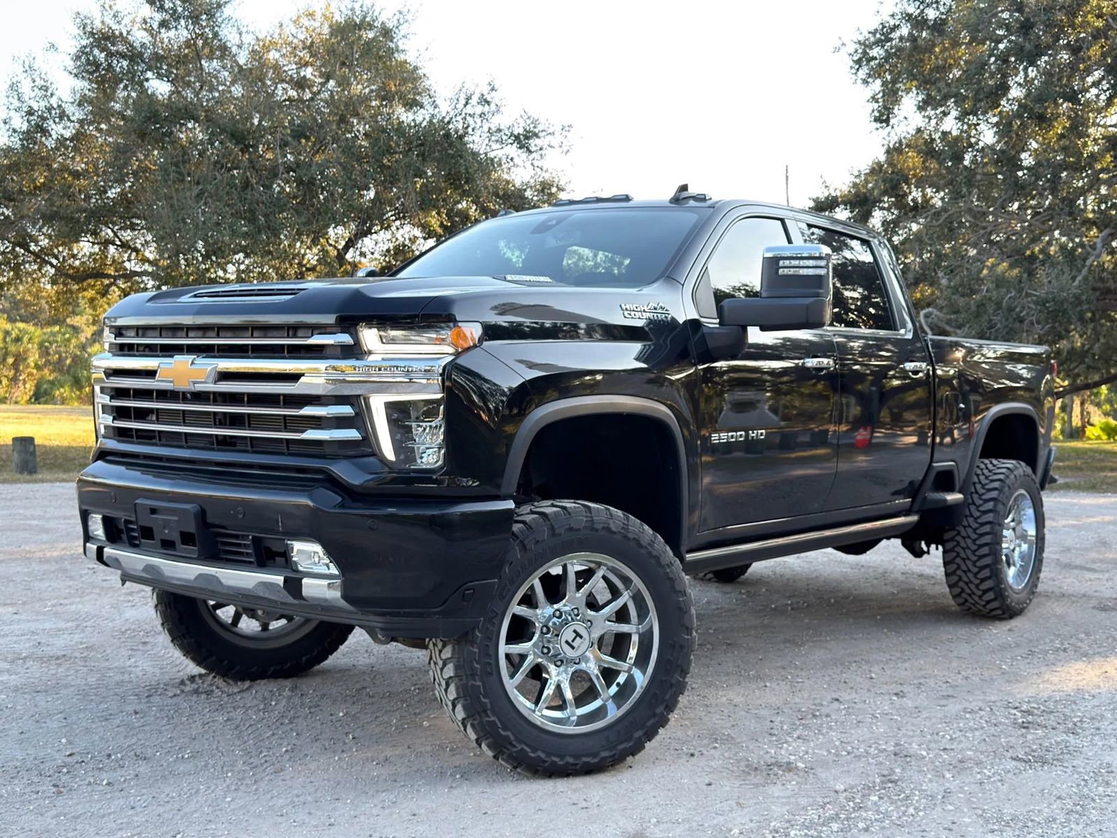 Used 2023 Chevrolet Silverado 2500 High Country w/ Safety Package II image 79