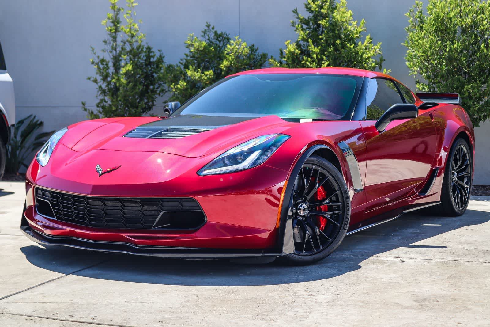 Used 2015 Chevrolet Corvette Z06 w/ 3LZ Preferred Equipment Group RWD video 1
