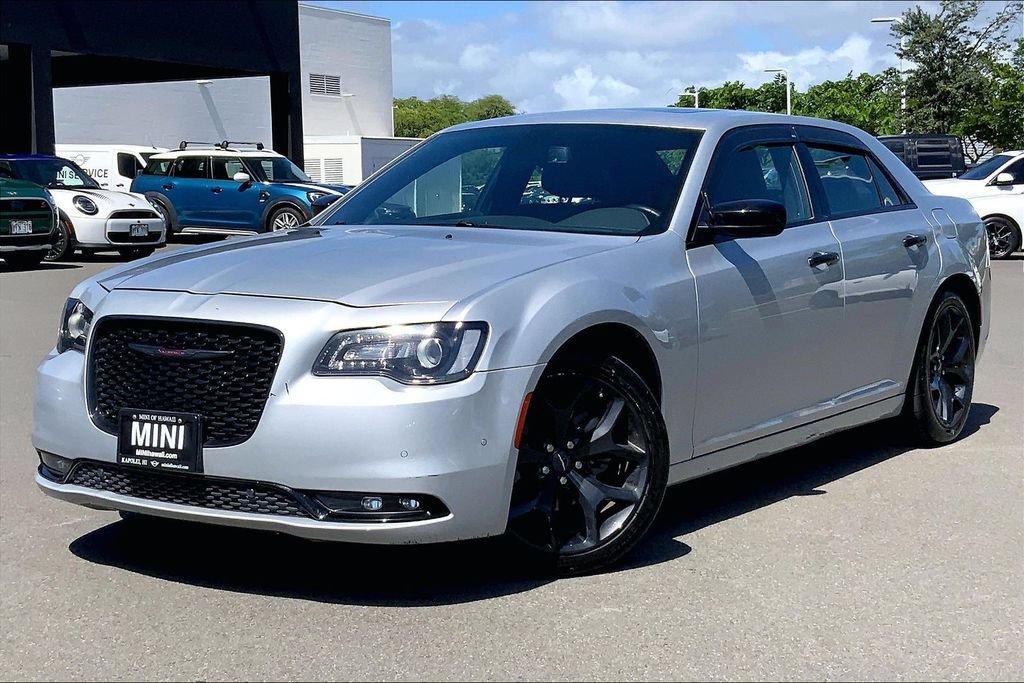 Used 2022 Chrysler 300 S RWD image 2