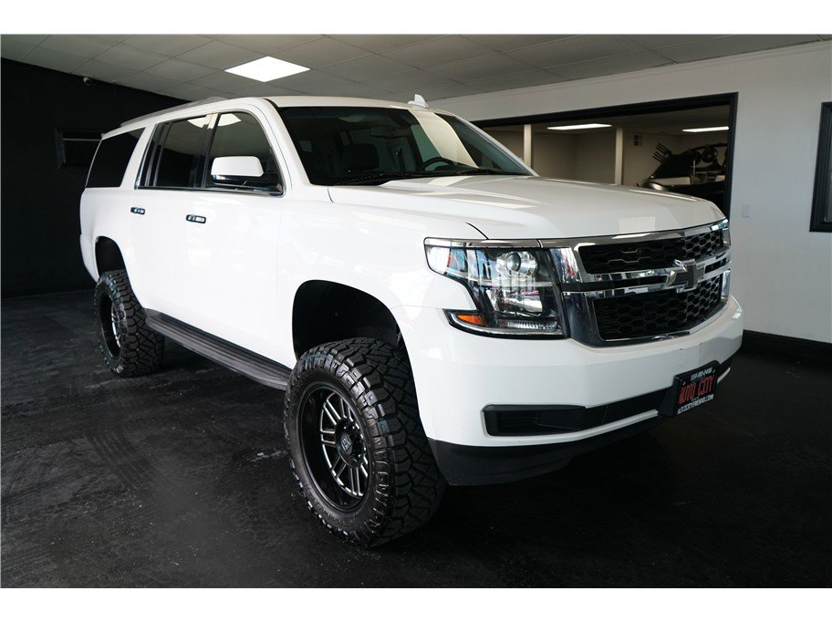 Used 2018 Chevrolet Suburban LS image 9