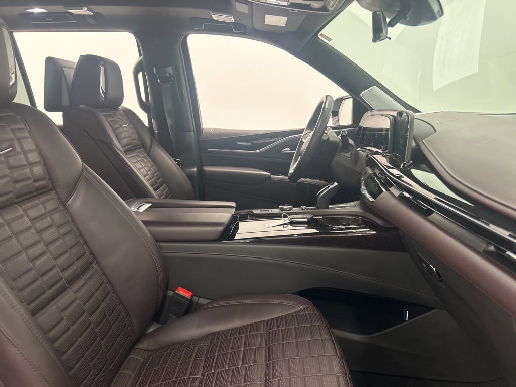 Certified 2022 Cadillac Escalade Premium Luxury Platinum AWD/4WD image 20