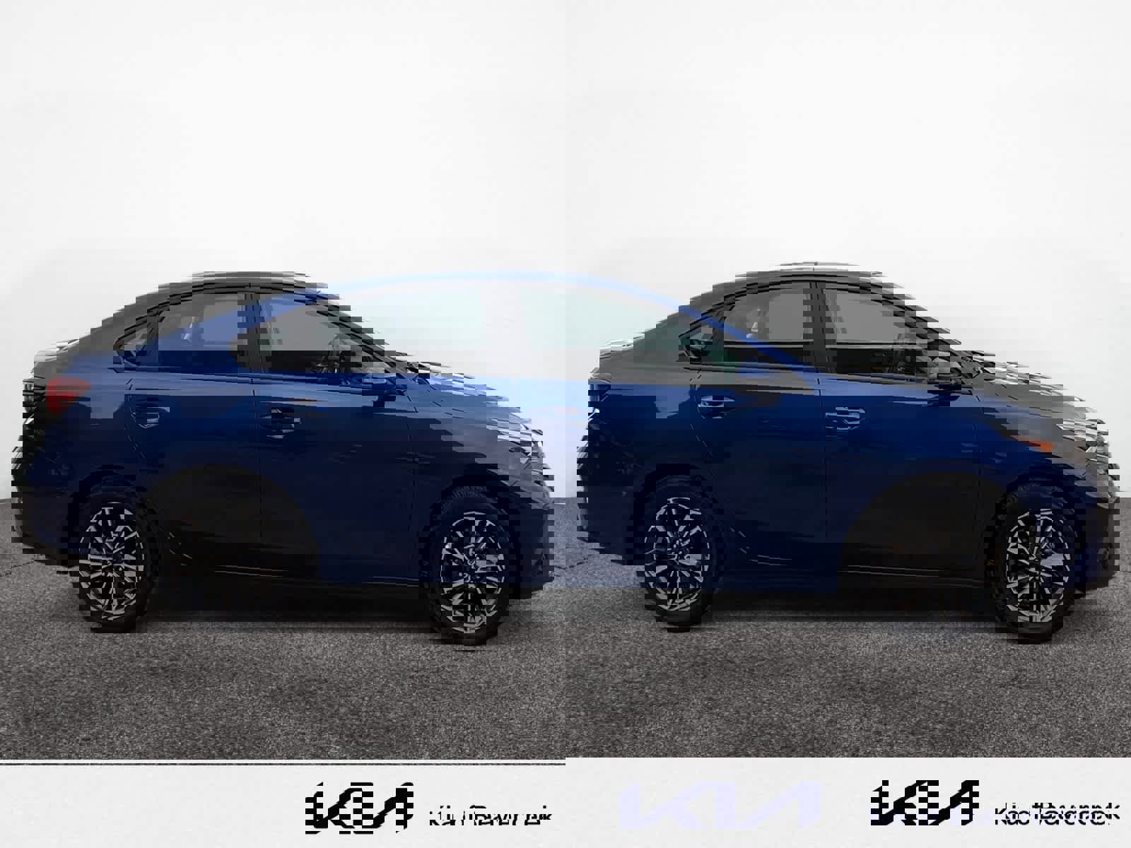 Used 2024 Kia Forte LXS w/ LXS Technology Package image 6