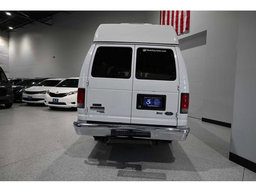 Used 2012 Ford E-350 and Econoline 350 XLT image 7