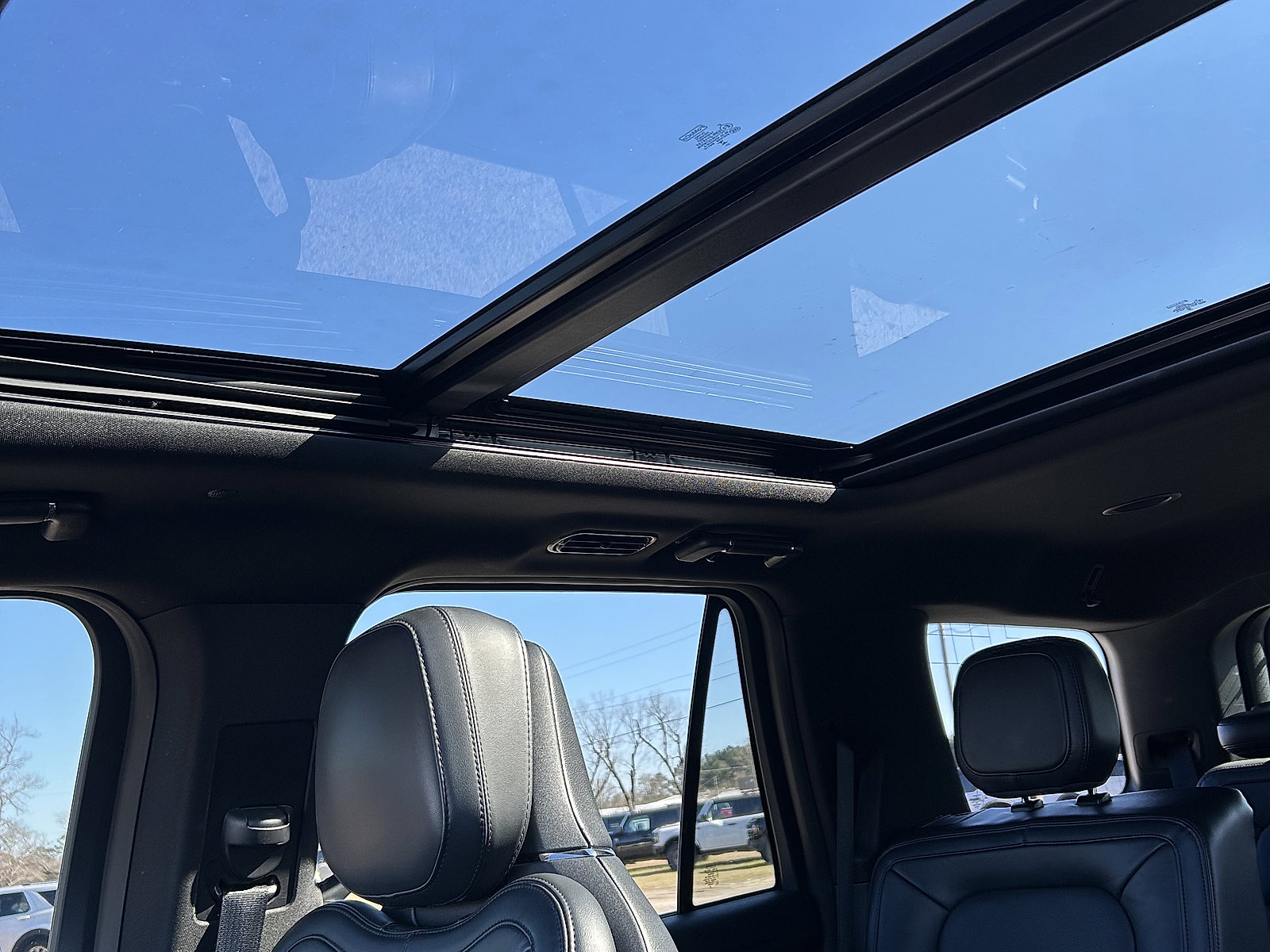 Used 2024 Lincoln Navigator Reserve image 11