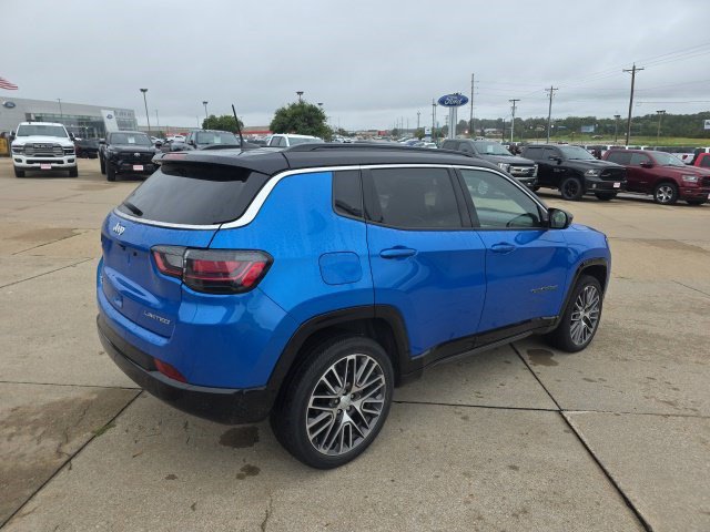 Used 2023 Jeep Compass Limited w/ Elite Group AWD/4WD image 8