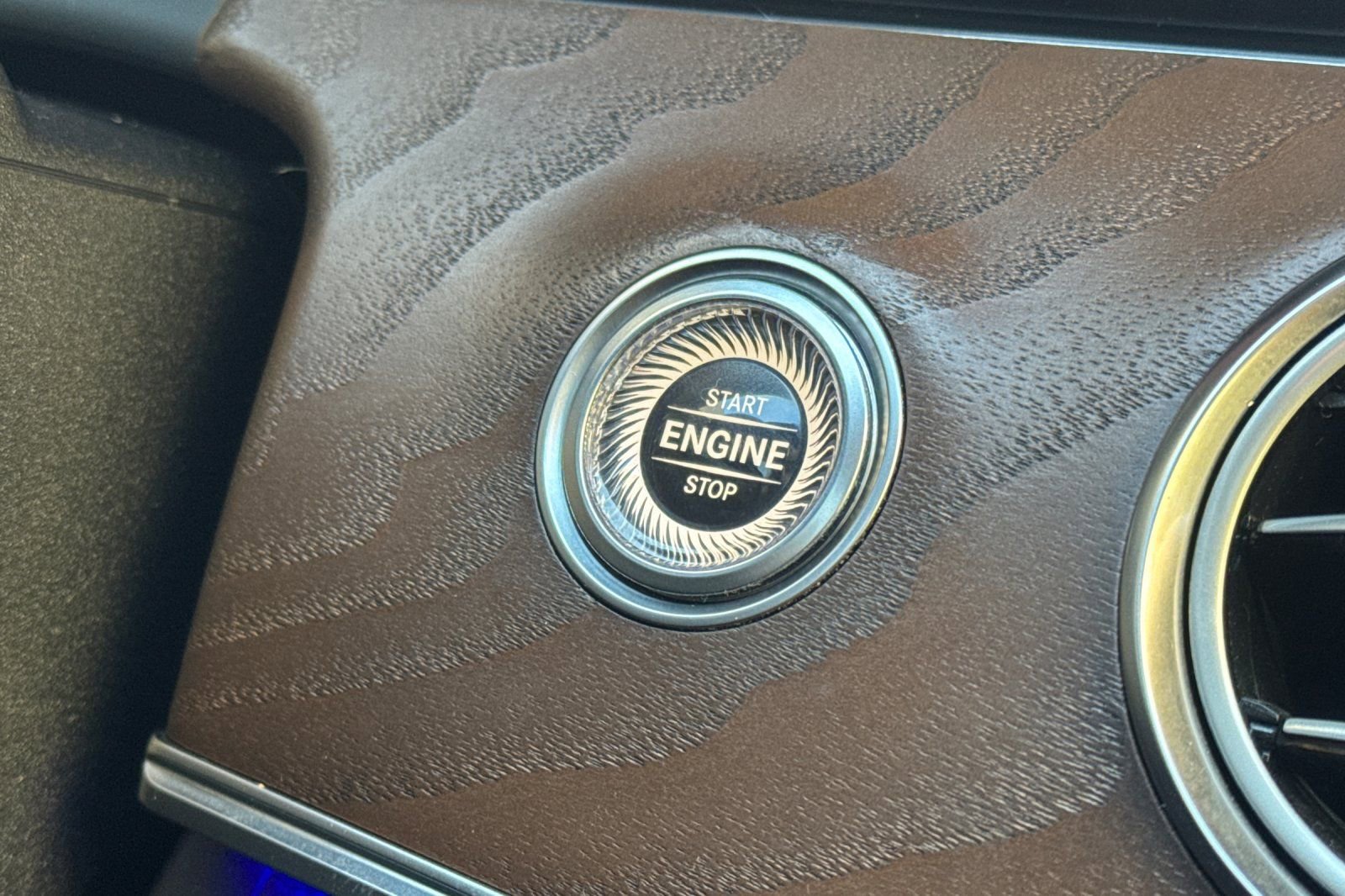 Used 2020 Mercedes-Benz E 350 Sedan image 24