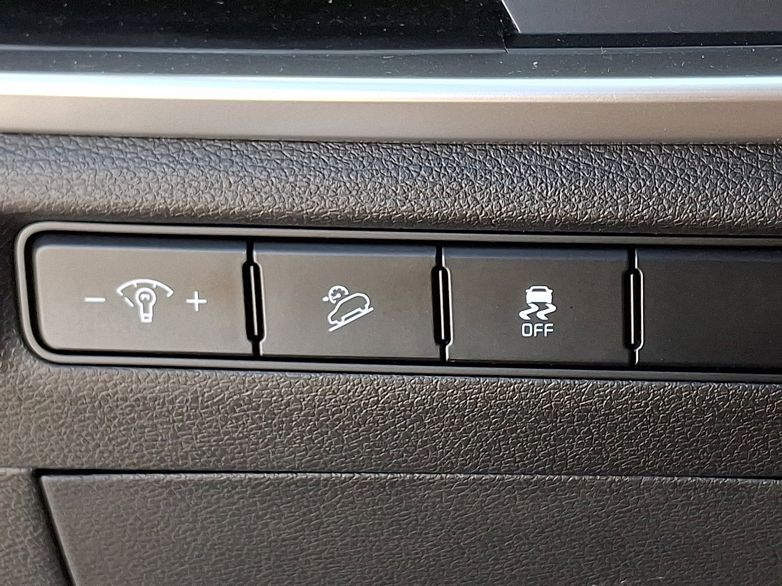 Used 2023 Kia Telluride LX image 27