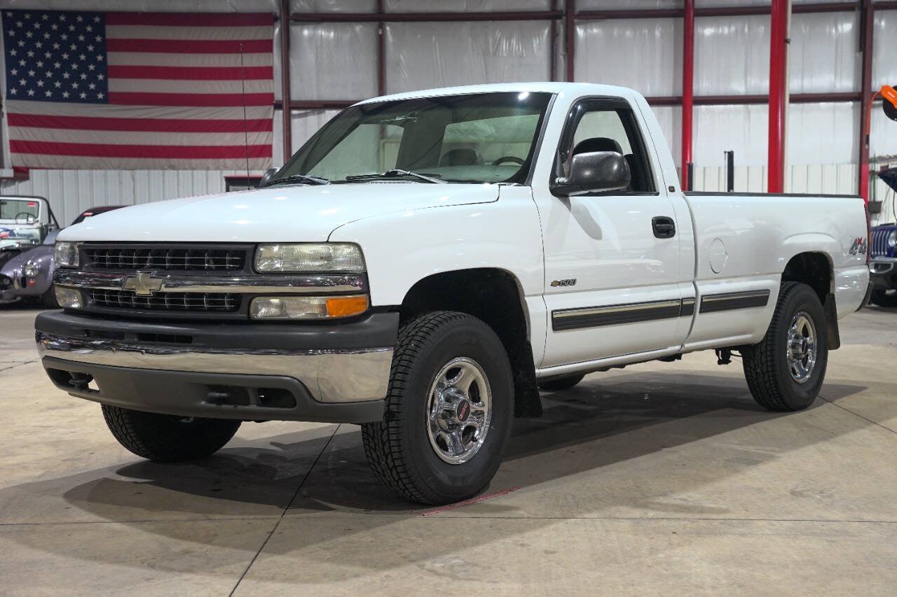 Used 2000 Chevrolet Silverado 1500 4x4 Regular Cab w/ Exterior Appearance Pkg video 1