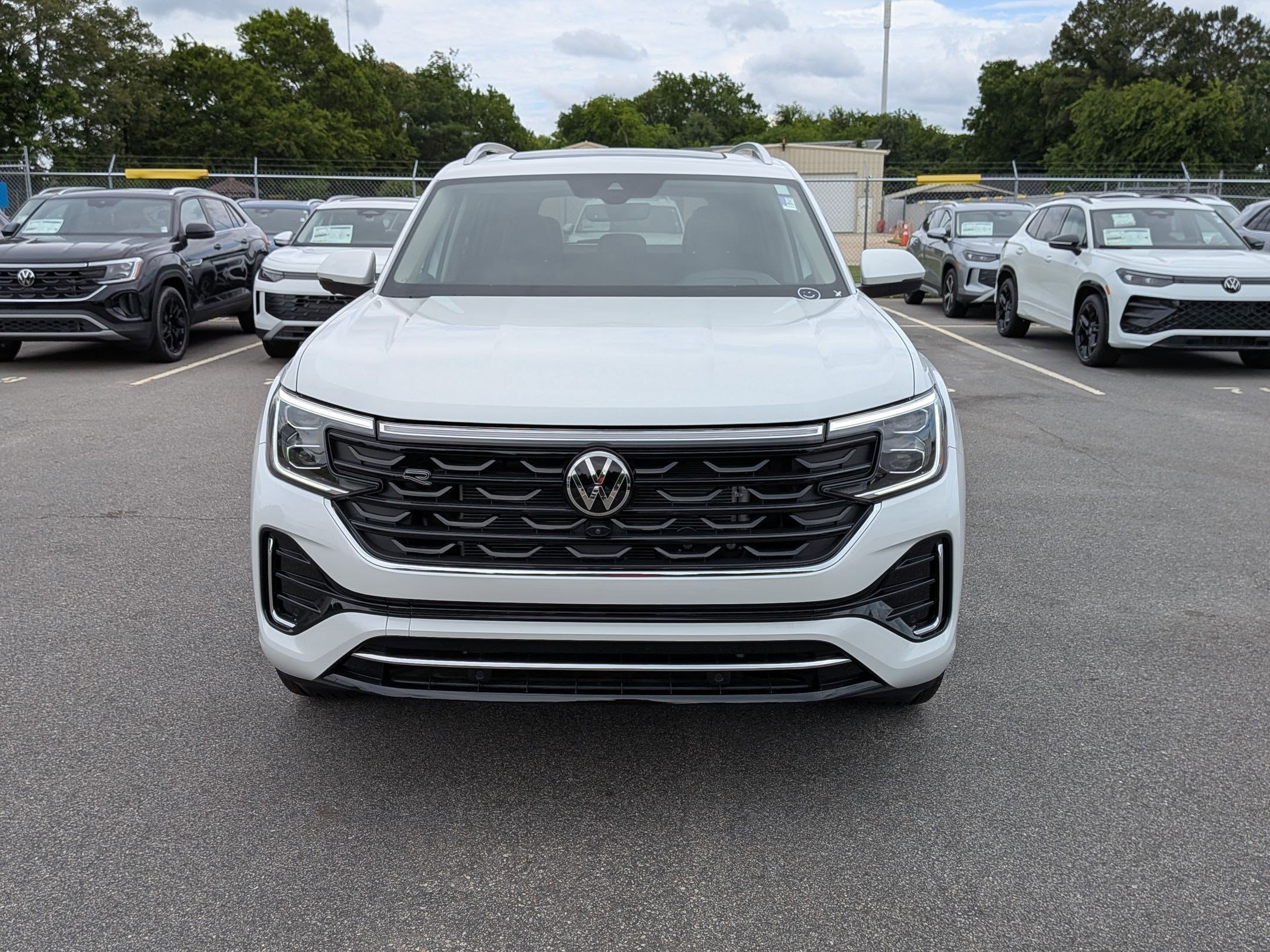 New 2026 Volkswagen Atlas SEL Premium R-Line AWD/4WD image 8