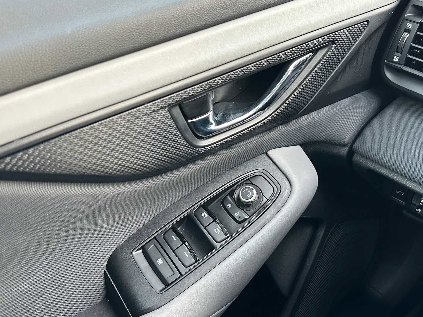 Used 2024 Subaru Outback Premium image 31