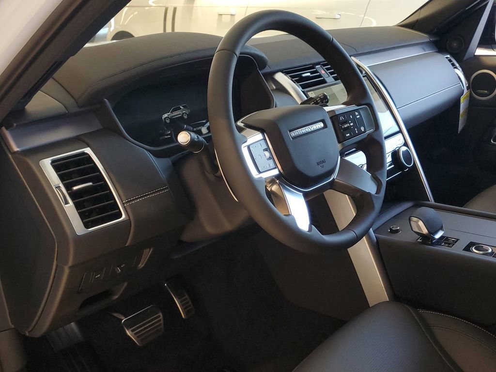 New 2026 Land Rover Discovery Limited Edition image 7