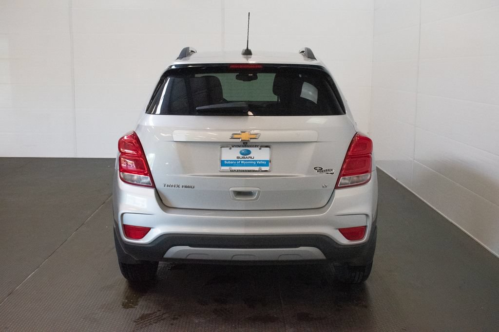 Used 2017 Chevrolet Trax LT w/ LT Convenience Package AWD/4WD image 5