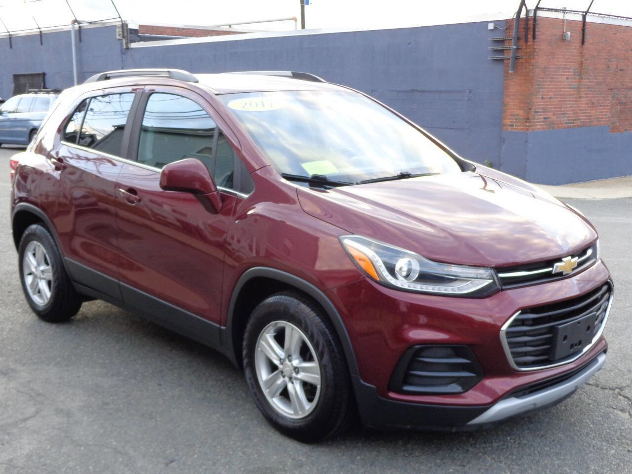 Used 2017 Chevrolet Trax LT image 2