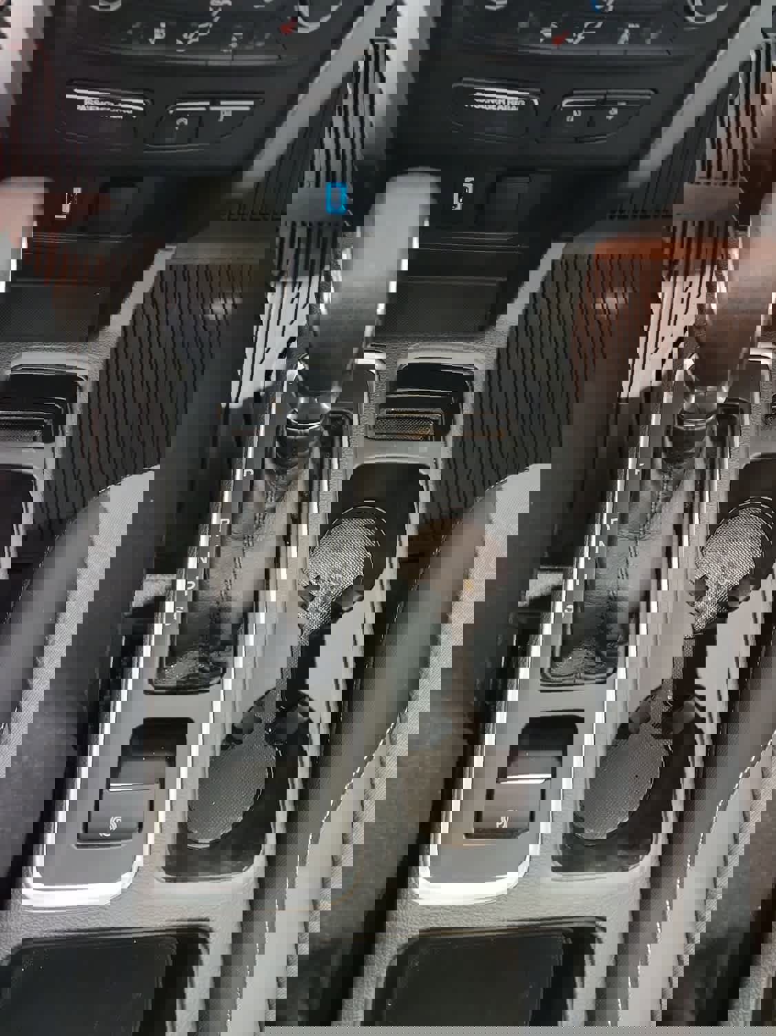 Used 2019 Ford Escape SE image 25