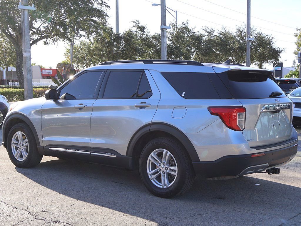 Used 2023 Ford Explorer XLT w/ Equipment Group 202A RWD image 7