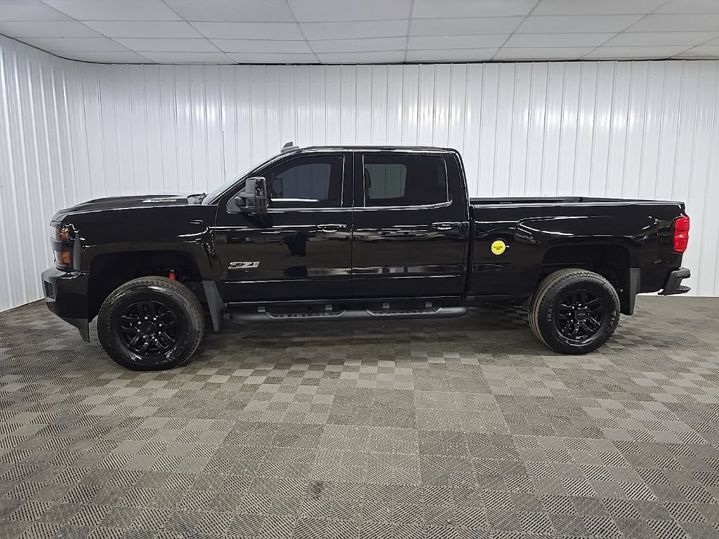 Used 2019 Chevrolet Silverado 2500 LTZ w/ Midnight Edition AWD/4WD image 5