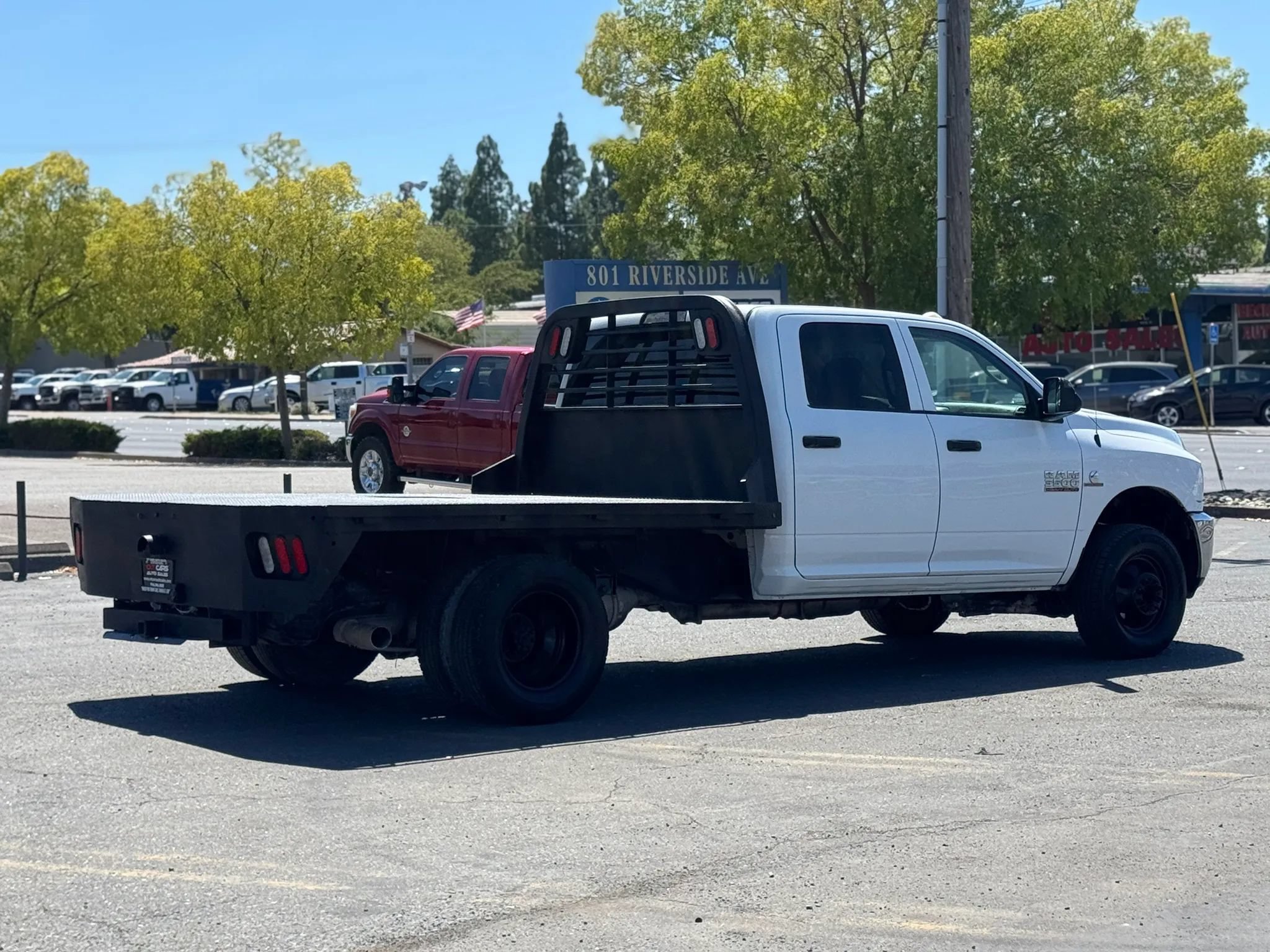 Used 2017 RAM 3500 Tradesman w/ Chrome Appearance Group AWD/4WD image 5
