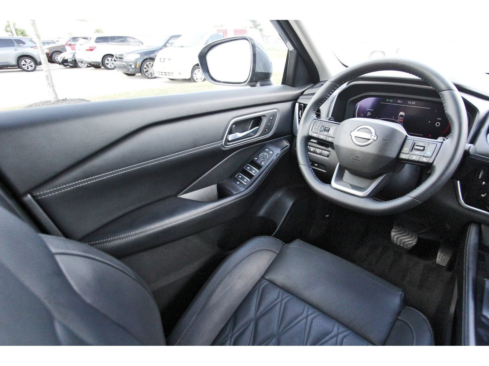 Certified 2025 Nissan Rogue Platinum w/ Tech Package FWD image 11