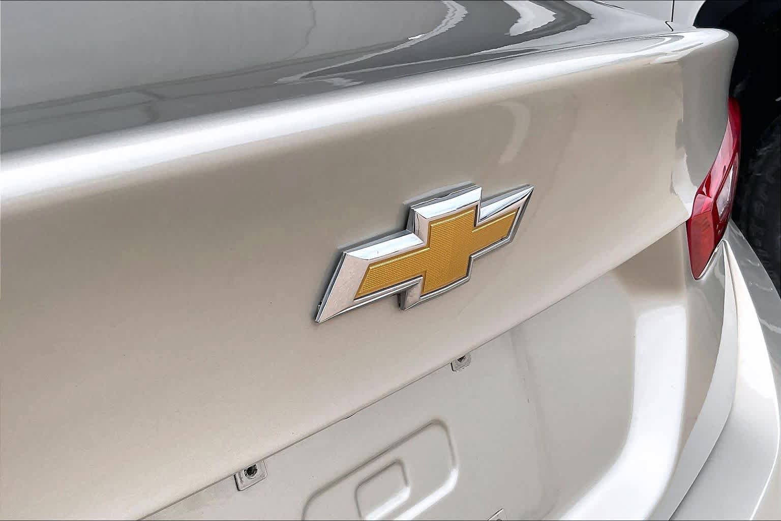 Used 2016 Chevrolet Malibu LT FWD image 29