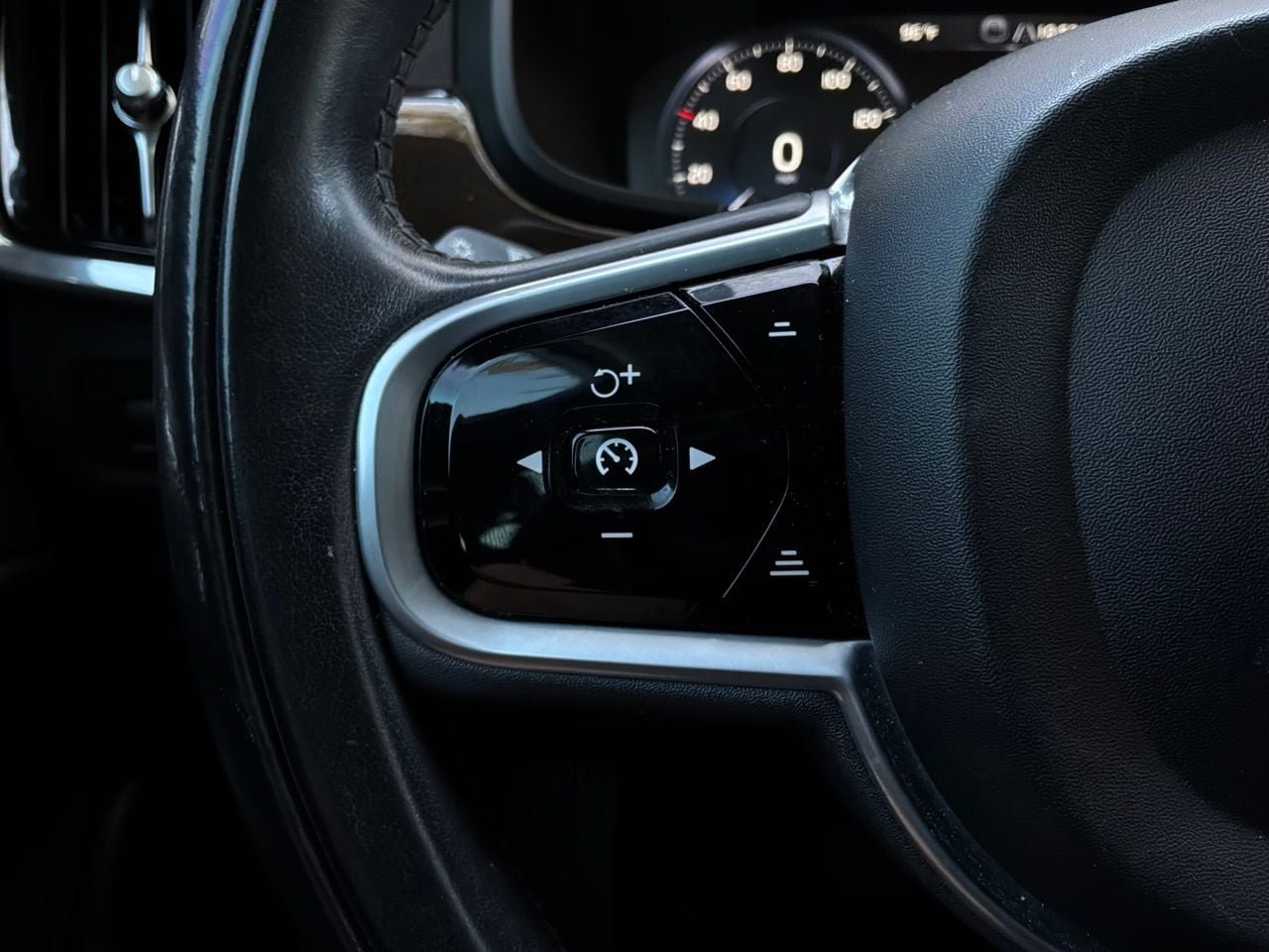 Used 2019 Volvo S90 T6 Momentum AWD/4WD image 47