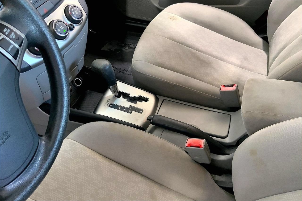 Used 2010 Hyundai Elantra GLS FWD image 17