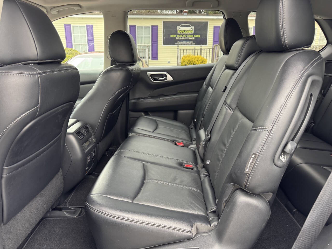 Used 2018 Nissan Pathfinder SL w/ SL Premium Package image 12