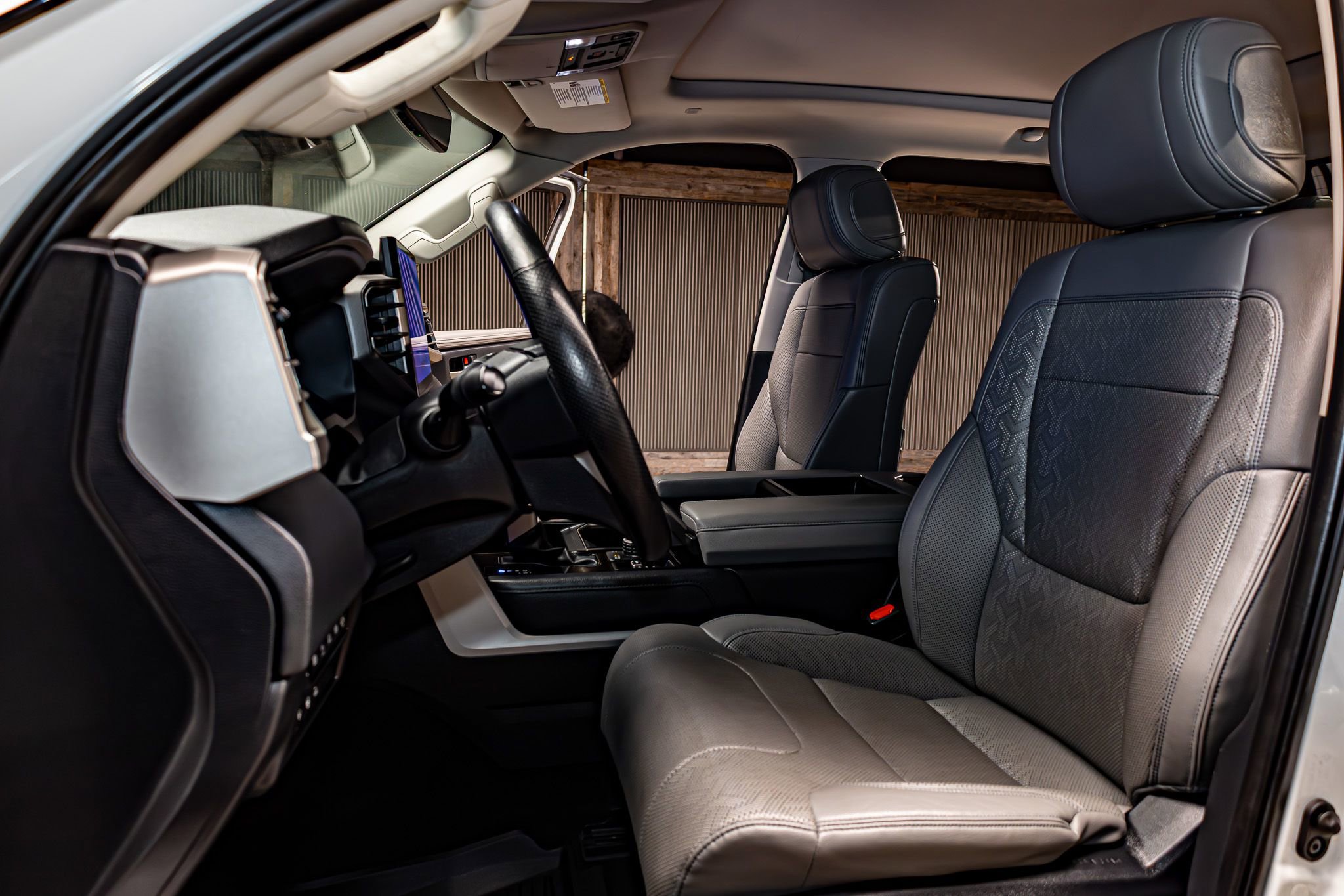 Used 2022 Toyota Tundra Limited w/ Power Package image 21