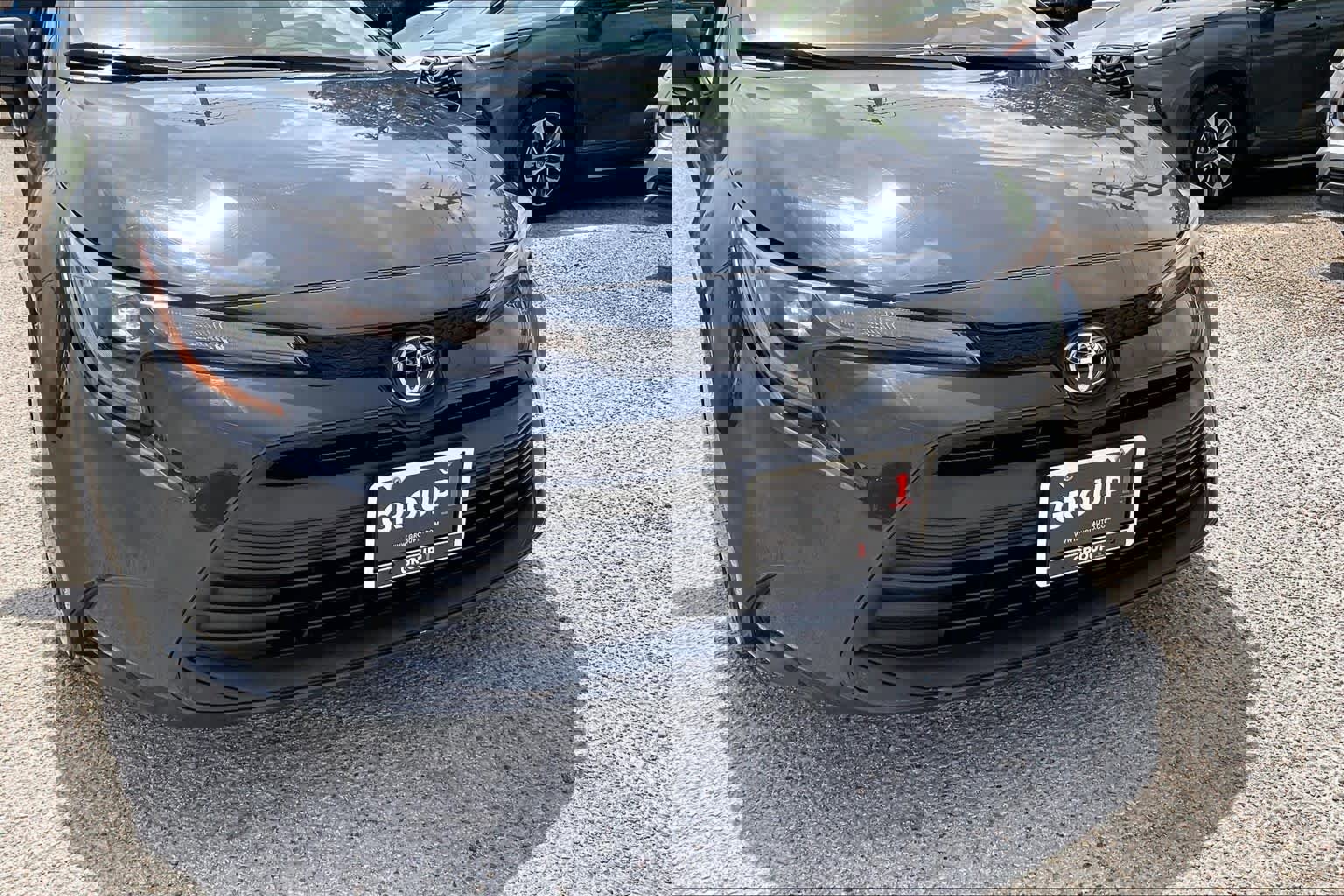 Used 2025 Toyota Corolla LE FWD image 29