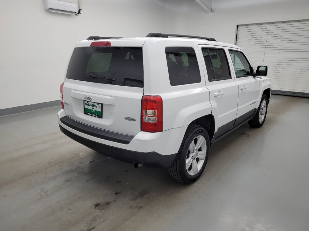 Used 2016 Jeep Patriot Latitude AWD/4WD image 9