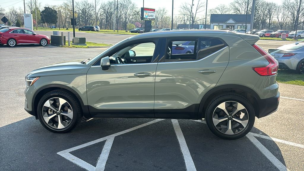 Certified 2024 Volvo XC40 B5 Core image 3